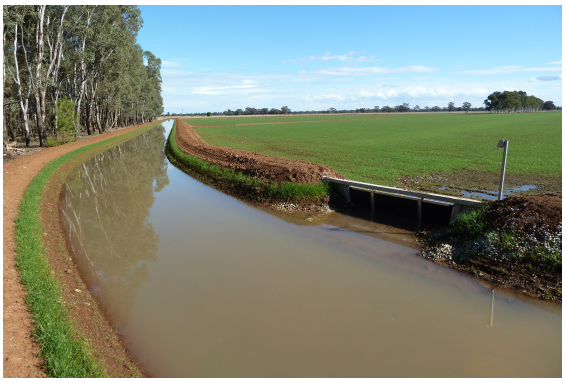 Image shows on-farm irrigation upgrade project completed through the Farm Water program. Photograph courtesy of Goulburn Broken CMA.